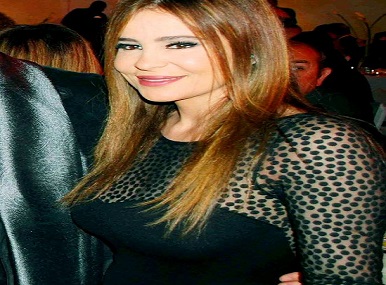 بالصور - هل كارول سماحة حامل؟